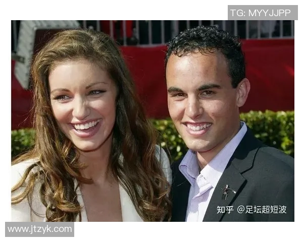 足球明星与娱乐明星的地位较量谁更受社会关注与青睐