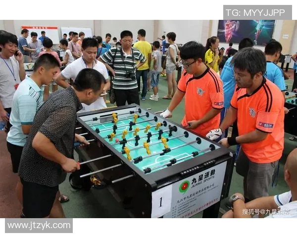 球星桌式足球:融合竞技与娱乐的全新运动体验