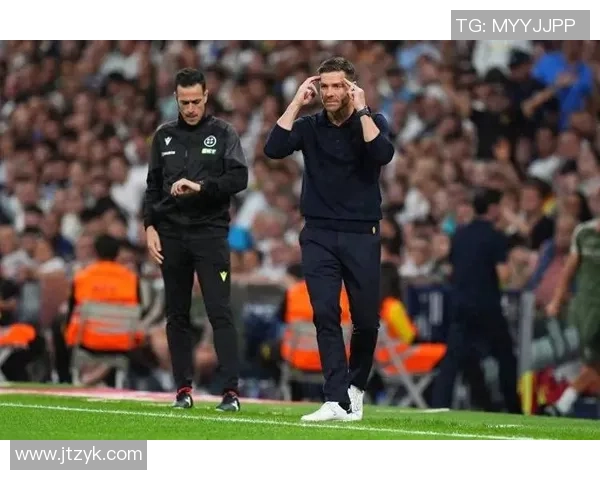 足球球星们与宠物的深厚情谊揭示他们场外的另一面